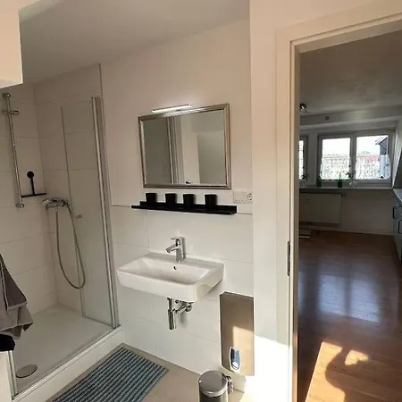 Frisch Renovierte Haldenblick Für 2-4 Personen, Zentral Gelegen *