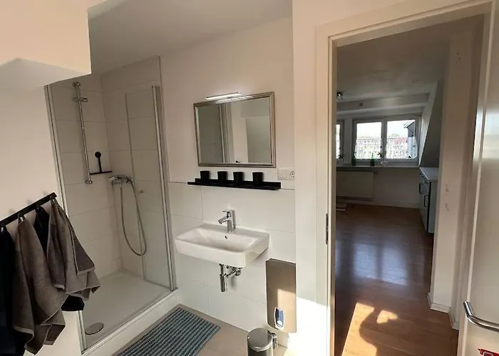 Frisch Renovierte Haldenblick Fuer 2-4 Personen, Zentral Gelegen *